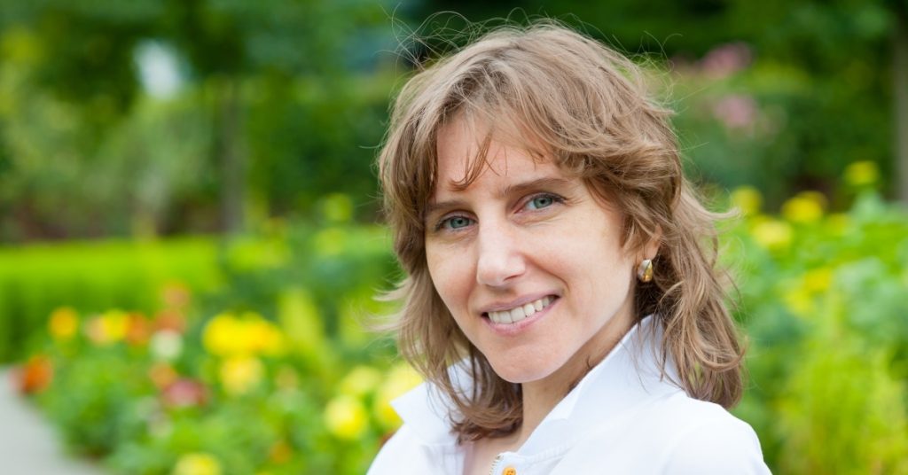 Vibrant-woman-after-ultherapy